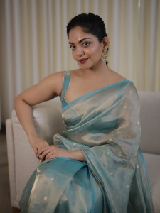 ahana-krishnakumar-in-beautiful-saree-photos-011