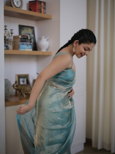 ahana-krishnakumar-in-beautiful-saree-photos-014