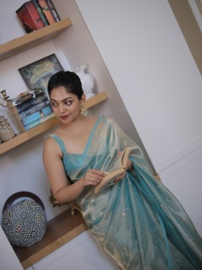 ahana-krishnakumar-in-beautiful-saree-photos