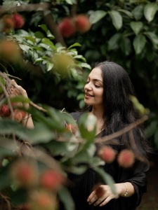 ahana-krishnakumar-in-black-churidar-potos-002