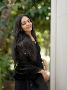 ahana-krishnakumar-in-black-churidar-potos-003