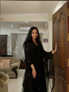 ahana-krishnakumar-in-black-churidar-potos