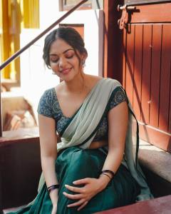 ahana-krishnakumar-in-half-saree-photoshoot-003