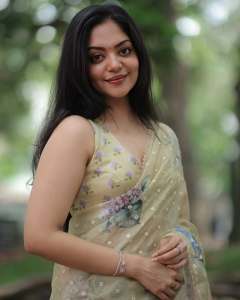 ahana-krishnakumar-in-latest-dressing-style-ideas-photos-002