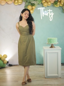 ahana-krishnakumar-in-pista-green-sleeveless-frock-dress-photos-001