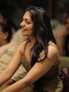 ahana-krishnakumar-in-pista-green-sleeveless-frock-dress-photos-002