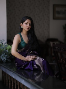 ahana-krishnakumar-in-violet-pattu-saree-photos-005
