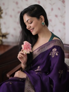 ahana-krishnakumar-in-violet-pattu-saree-photos-006