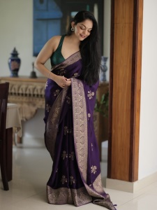 ahana-krishnakumar-in-violet-pattu-saree-photos-008
