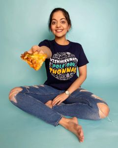 ahana-krishnakumar-new-photoshoot-in-party-wear-dress-007