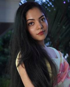 ahana-krishnakumar-photos-in-saree-002