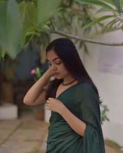 ahana-krishnakumar-saree-photos-hd-001