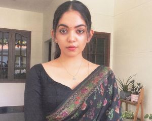 ahana-krishnakumar-saree-photos-hd-009
