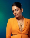 ahaana-krishna-in-orange-suit-photos-001
