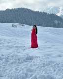 ahana-krishnakumar-in-saree-at-kashmir-trip-photos-001