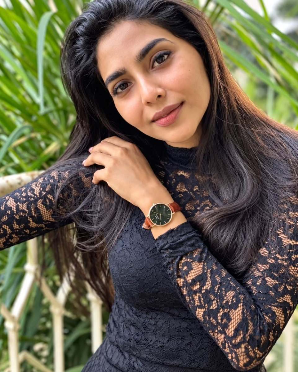 aishwarya-lekshmi-new-photos-005