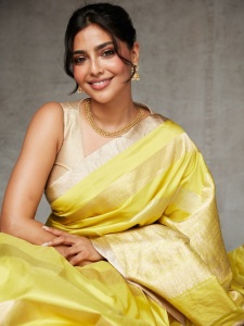 2_aishwarya-lekshmi-latest-photoshoot-photos