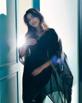 Aishwarya-Lekshmi-in-new-stylish-black-dress-photos-002