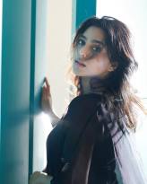 Aishwarya-Lekshmi-in-new-stylish-black-dress-photos-003