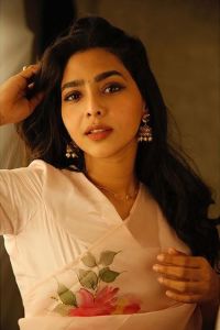 Aishwarya Lekshmi saree photos2908-13