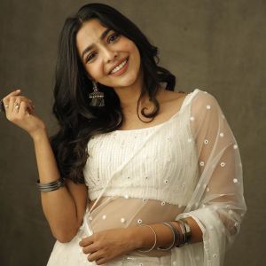 Aishwarya Lekshmi saree photos2908-4
