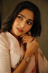 Aishwarya Lekshmi saree photos2908-9