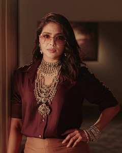 aishwarya-lekshmi-bhima-jewellery-ad-photos-001