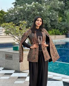 aishwarya-lekshmi-black-dress-photos-003