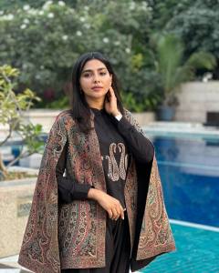 aishwarya-lekshmi-black-dress-photos