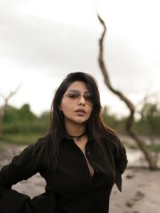 aishwarya-lekshmi-in-black-dress-stylish-photos-001