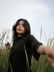 aishwarya-lekshmi-in-black-dress-stylish-photos-009