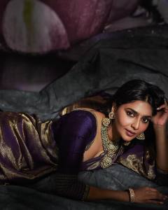 aishwarya-lekshmi-in-blue-silk-saree-photos-002