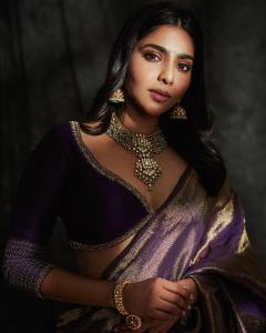 aishwarya-lekshmi-in-blue-silk-saree-photos-003