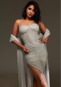 aishwarya-lekshmi-in-fish-cut-white-wedding-gown-dress-photos-001