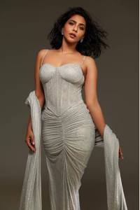 aishwarya-lekshmi-in-fish-cut-white-wedding-gown-dress-photos