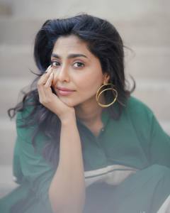 aishwarya-lekshmi-in-green-outfit-photos-003