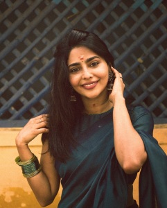 aishwarya-lekshmi-in-green-saree-photos-003