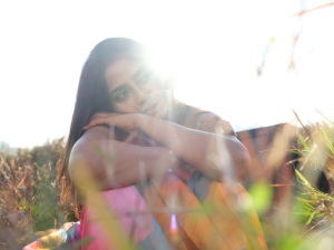 aishwarya-lekshmi-in-multicolor-sleeveless-long-top-dress-photos-001