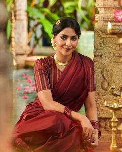 aishwarya-lekshmi-in-saree-look-images-001