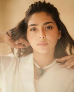 aishwarya-lekshmi-in-saree-look-images-002