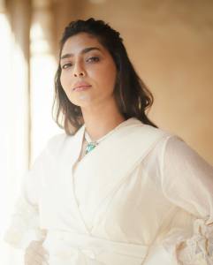 aishwarya-lekshmi-in-saree-look-images-003