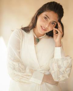 aishwarya-lekshmi-in-saree-look-images-005