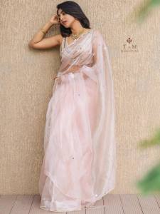 aishwarya-lekshmi-in-t.and_.msignature-style-photos-003