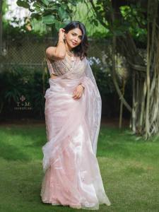 aishwarya-lekshmi-in-t.and_.msignature-style-photos-005