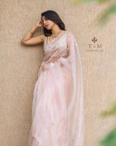 aishwarya-lekshmi-in-t.and_.msignature-style-photos-011