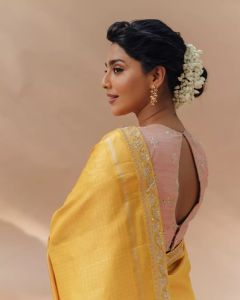 aishwarya-lekshmi-in-traditional-look-006