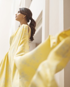 aishwarya-lekshmi-in-yellow-beautiful-saree-and-ornaments-photos