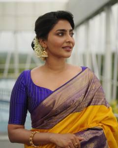 aishwarya-lekshmi-in-yellow-pattu-saree-photos-002