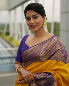 aishwarya-lekshmi-in-yellow-pattu-saree-photos