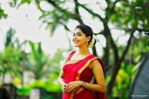 aishwarya lekshmi latest saree photos-003